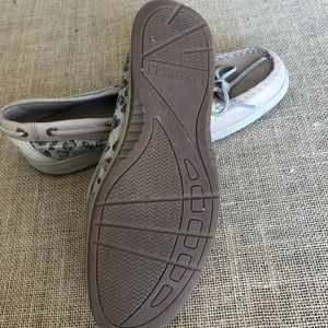 Women’s Sperry shoes (rare leopard print)
